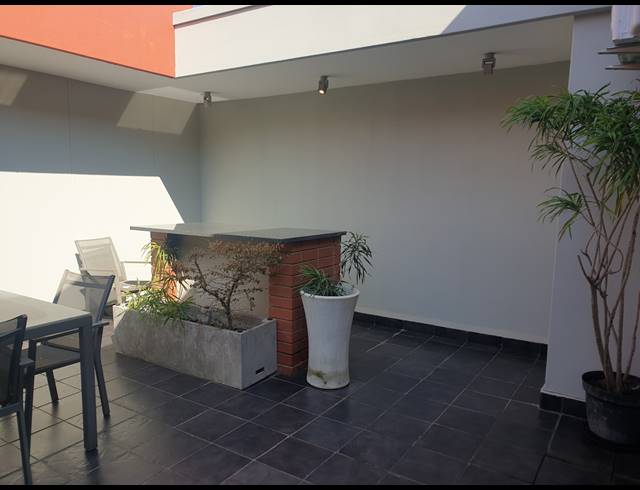 1 BEDROOM APARTMENT FOR SALE IN UMHLANGA RIDGE